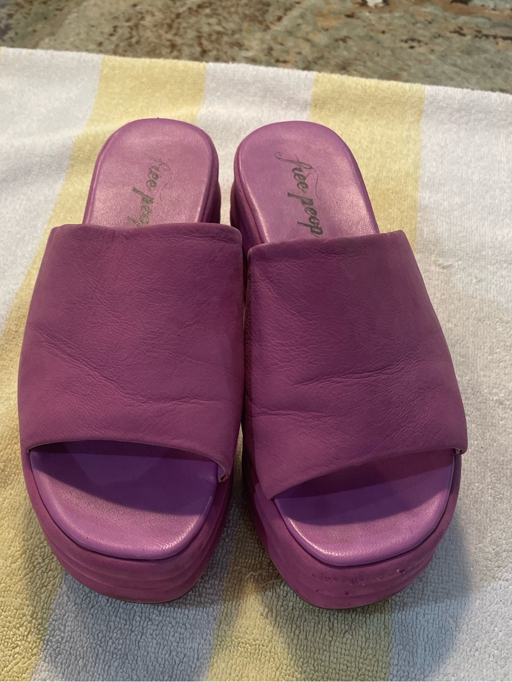 Free People Harbor Flatform Sandals in fuchsia- 38